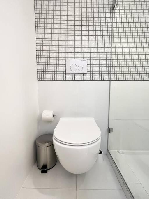 New Cozy Modern Minimalist Stay In Brooklyn At Rem-Casa New York Buitenkant foto